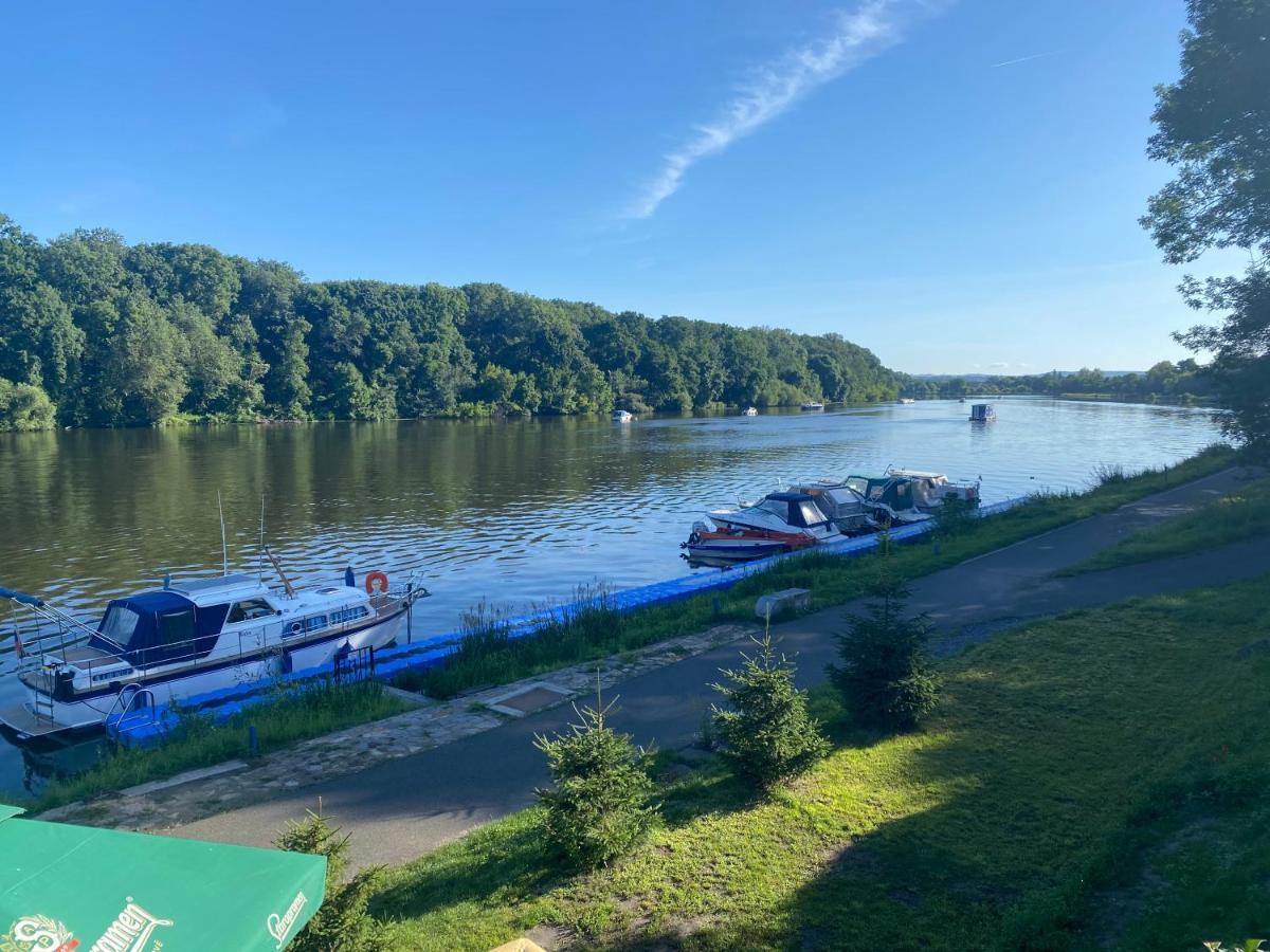 Zouw Hausboat Zakotven -Pouze Ubytovani Roudnice nad Labem Exterior foto