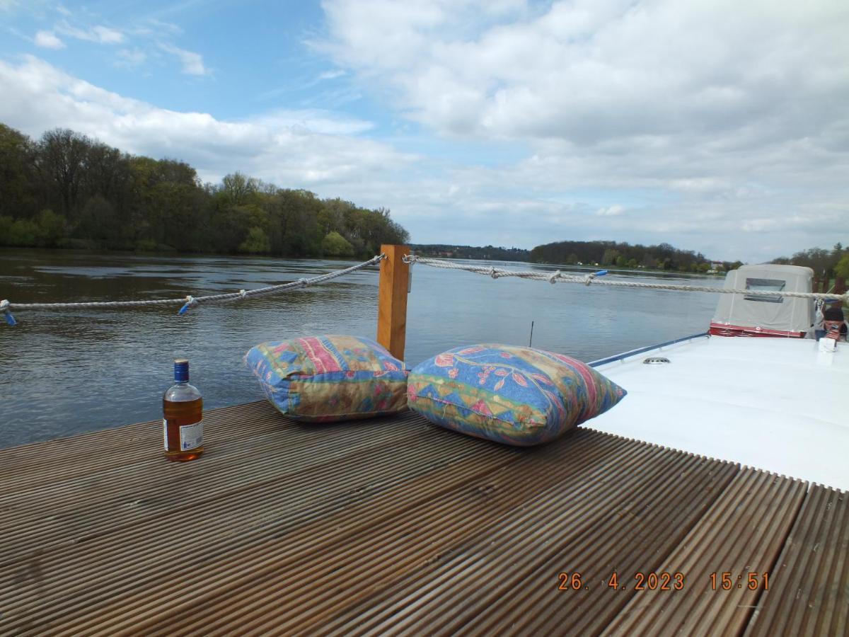 Zouw Hausboat Zakotven -Pouze Ubytovani Roudnice nad Labem Exterior foto