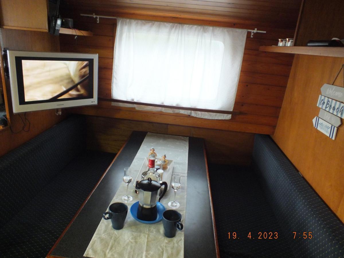 Zouw Hausboat Zakotven -Pouze Ubytovani Roudnice nad Labem Exterior foto