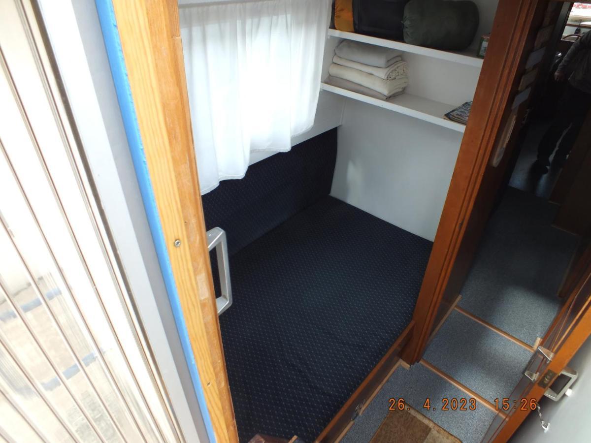 Zouw Hausboat Zakotven -Pouze Ubytovani Roudnice nad Labem Exterior foto