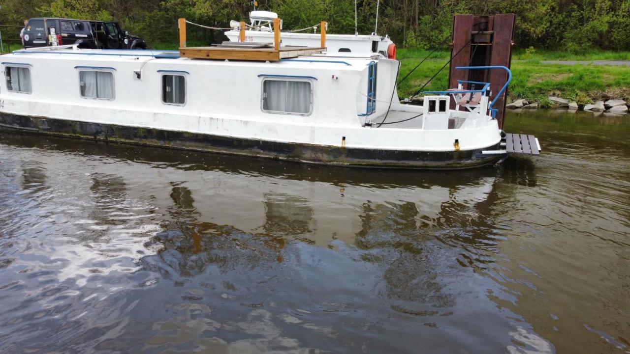 Zouw Hausboat Zakotven -Pouze Ubytovani Roudnice nad Labem Exterior foto